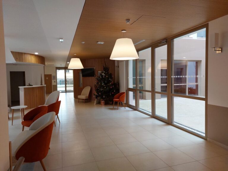 Accueil - Place du village - CHAG